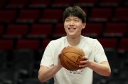 开云棋牌官方-在NBA摸爬滚打，在发展联盟游刃有余
